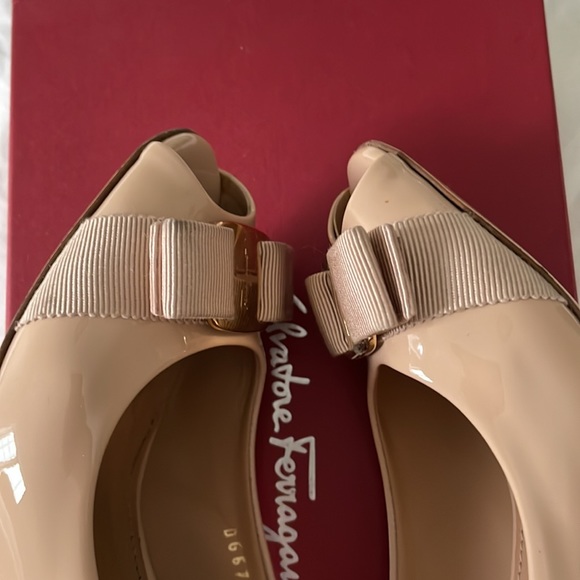 Salvador’s Ferragamo beige shoe - Picture 10 of 10